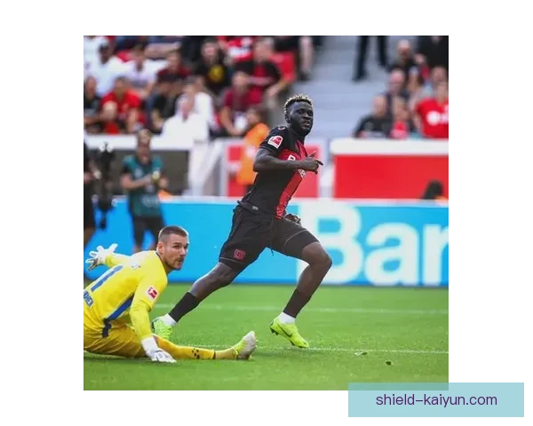 博尼法斯作为德甲冠军成员，其表现持续受到关注与认可。