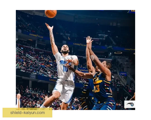 伊萨克战术适应增强，表现逐渐稳定备受关注