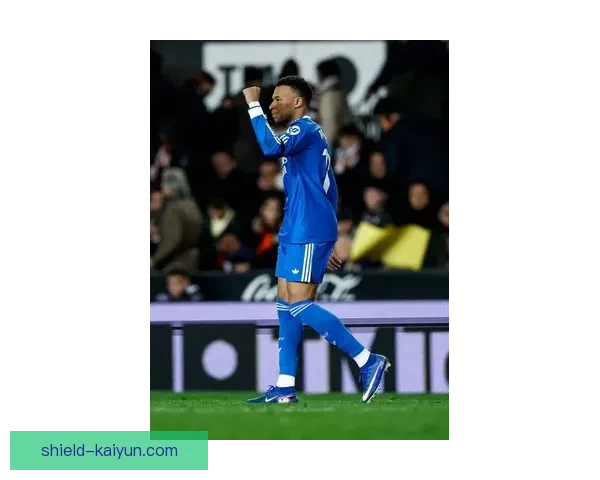 姆巴佩以其出色的速度和技术表现，持续在场上展现竞争力增强的能力